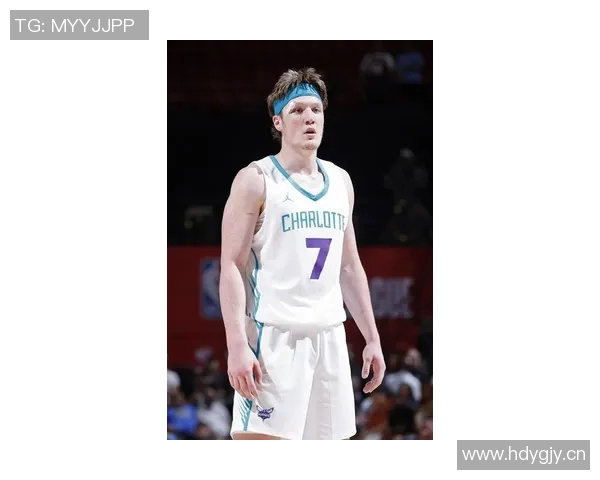 克尼佩尔赞赛恩詹姆斯智慧与力量并存展现篮球智商与实力的完美结合 克尼佩尔赞赛恩詹姆斯智慧与力量并存展现篮球智商与实力的完美结合