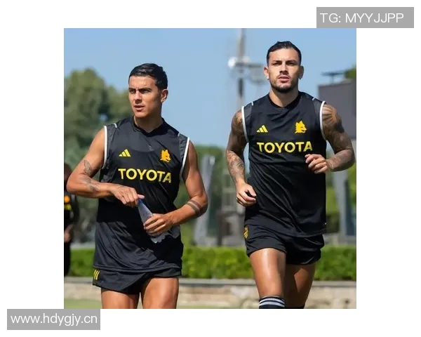 马特拉齐社交媒体分享帕雷德斯与迪巴拉签名球衣珍藏品