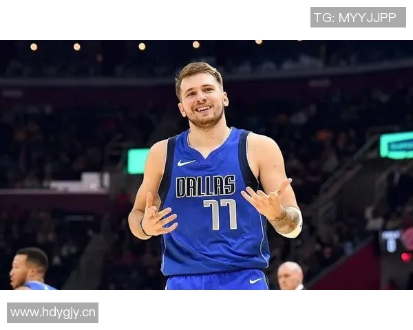 东契奇与格莱姆斯赛后互动频繁哈里森交易引发关注 东契奇与格莱姆斯赛后互动频繁哈里森交易引发关注