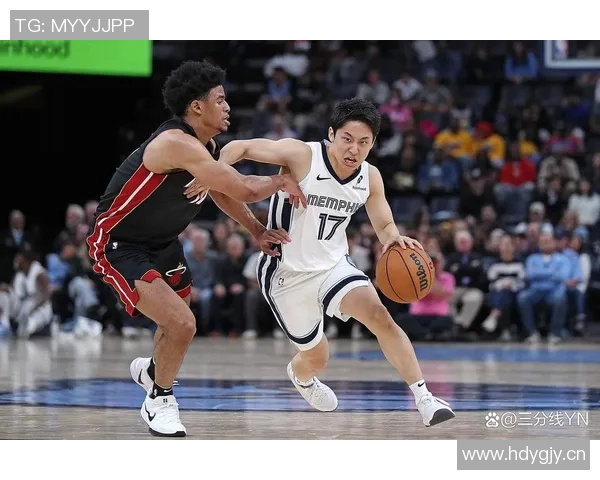 比尔遭遇伤病困扰休赛期膝盖手术本季上场时间受限情况堪忧 比尔遭遇伤病困扰休赛期膝盖手术本季上场时间受限情况堪忧