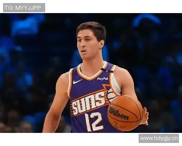 吉莱斯皮半场表现出色三分球命中率高达57贡献12分1助攻1封盖