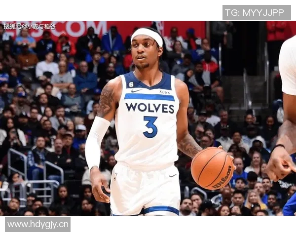 攻防兼备麦克丹尼尔斯全能表现助球队大胜贡献22分7板3断2帽正负值高达35