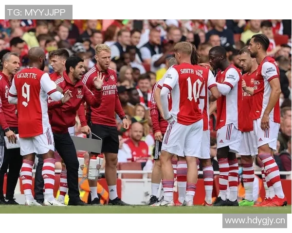 阿森纳与纽卡工作人员冲突现场惊现干草叉引发热议 阿森纳与纽卡工作人员冲突现场惊现干草叉引发热议