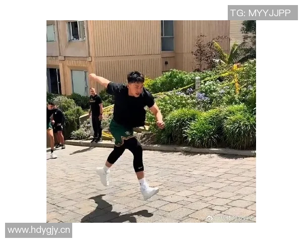 赵维伦在旧金山大学训练照曝光展现强壮身材引发网友热议 赵维伦在旧金山大学训练照曝光展现强壮身材引发网友热议