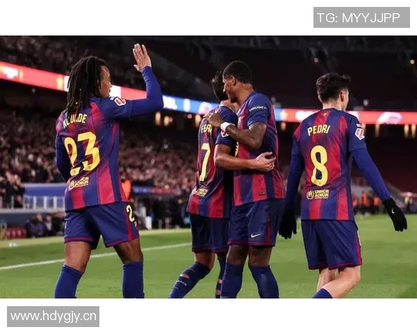 西甲9月最佳阵容揭晓巴萨五将入选姆巴佩与阿尔瓦雷斯搭档