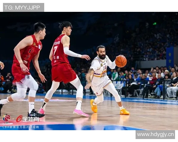 外援双子星联手发威引领球队逆转胜利全场观众欢呼不已 外援双子星联手发威引领球队逆转胜利全场观众欢呼不已