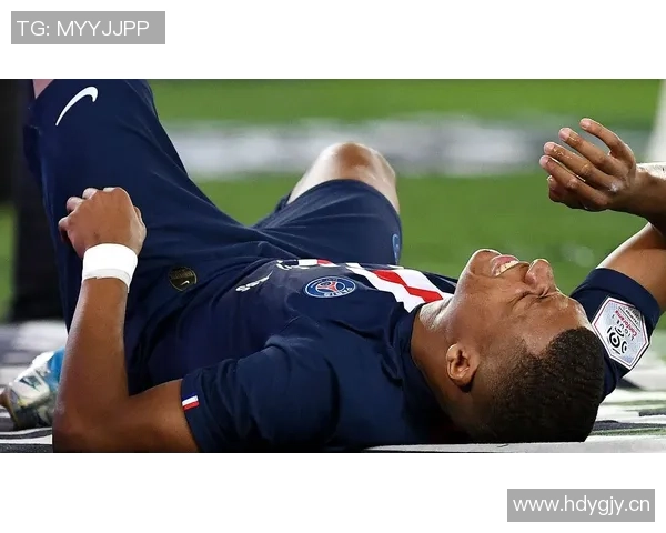 姆巴佩伤情加重带伤报到法国队黄潜之战脚踝扭伤影响状态