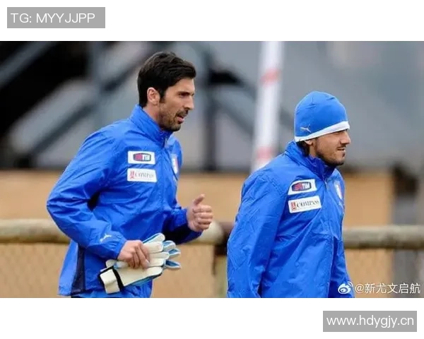 加图索与布冯亲临罗马比赛现场考察意大利球员表现