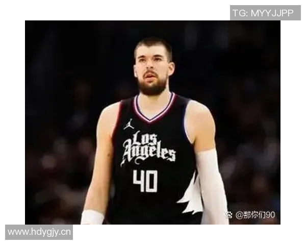 哈登季前赛助攻如潮小卡火力全开祖巴茨高效表现引期待 哈登季前赛助攻如潮小卡火力全开祖巴茨高效表现引期待